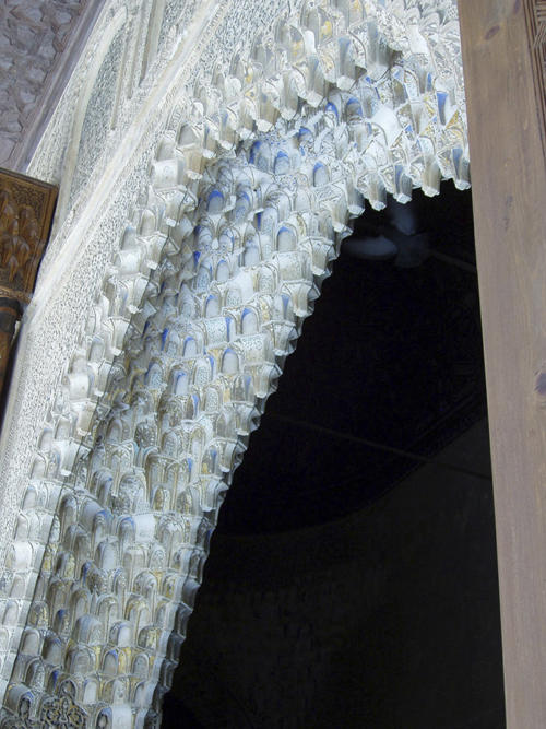Arco falso de estuco                            